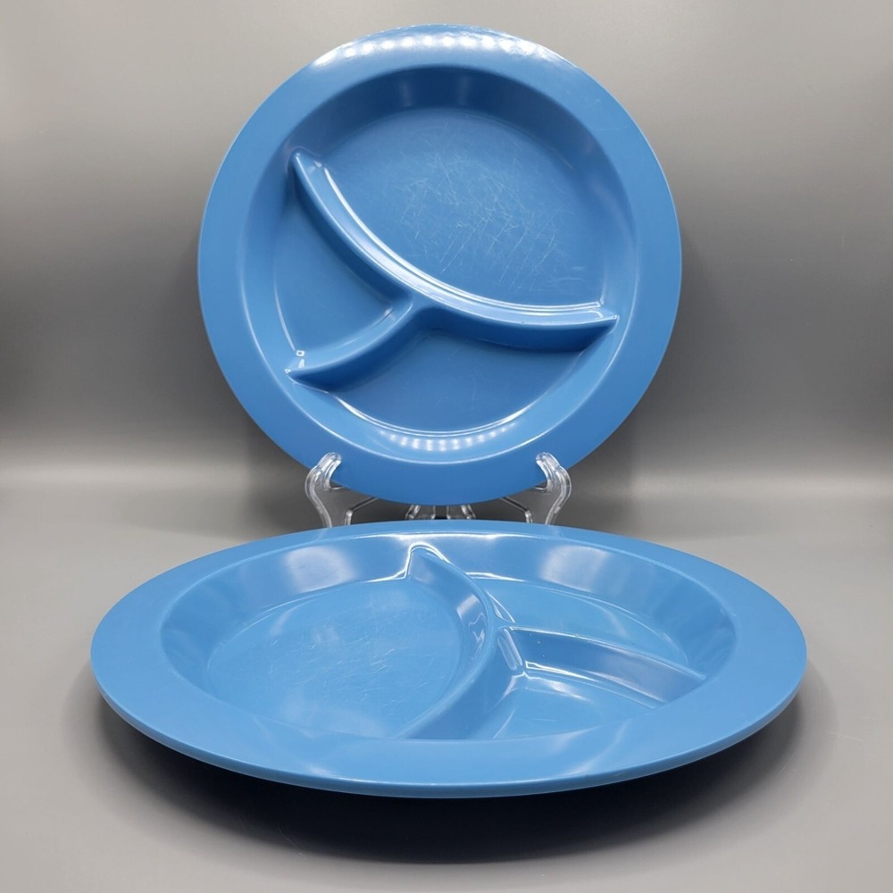 Set Of 2 Pottery Barn Kids Blue Divided Plastic 3 Sections Plates  *SCRATCHES*